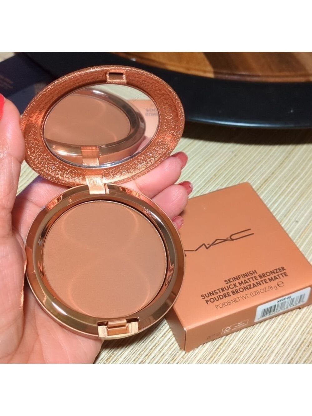 MAC Skinfinish Sunstruck Matte Bronzer in the shade Matte Richer Golden.